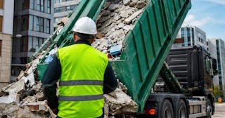 Вывоз строительного мусора в Дедовске: услуги лицензированной компании — ПроМусор